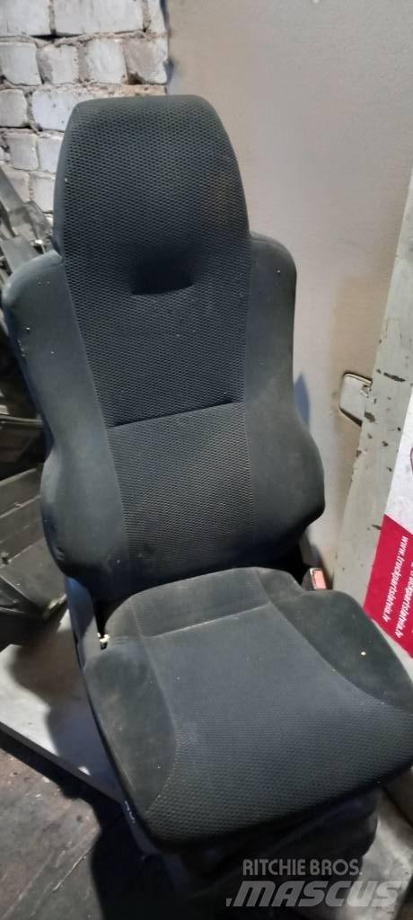 MAN TGX.    81623076414 Kabinos ir salonai