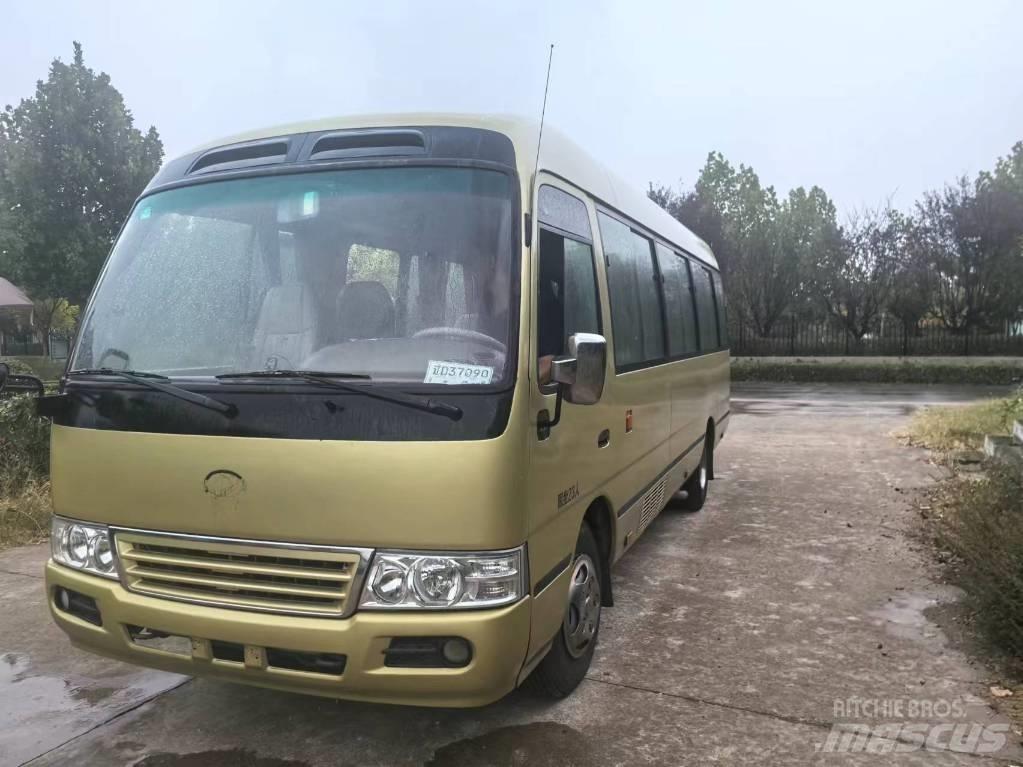 Toyota Coaster Tarpmiestiniai autobusai