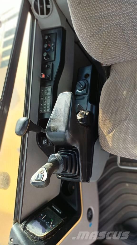 Volvo ECR88D Vikšriniai ekskavatoriai