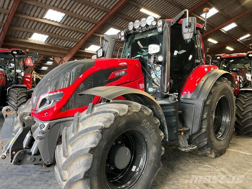 Valtra T235 Traktoriai