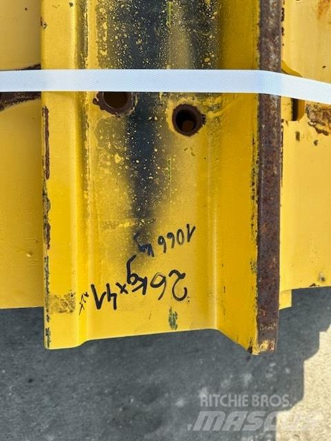 Komatsu d 85 plate Vikšrai, grandinės ir važiuoklės