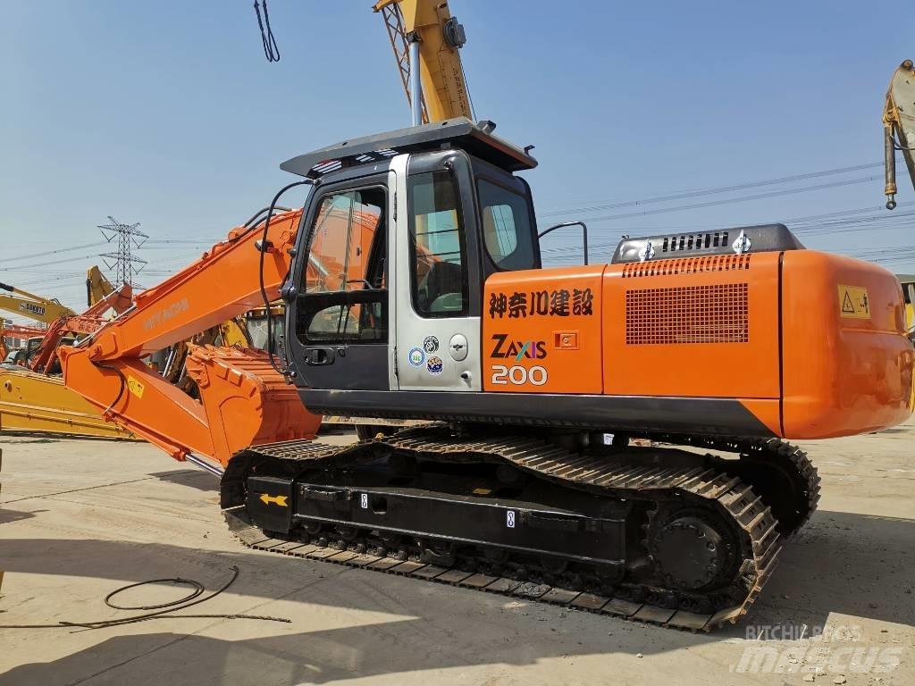 Hitachi ZX 200 Vikšriniai ekskavatoriai