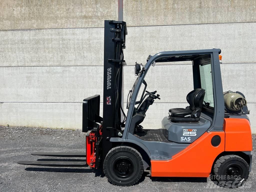 Toyota 02-8FGF25 LPG (dujiniai) krautuvai