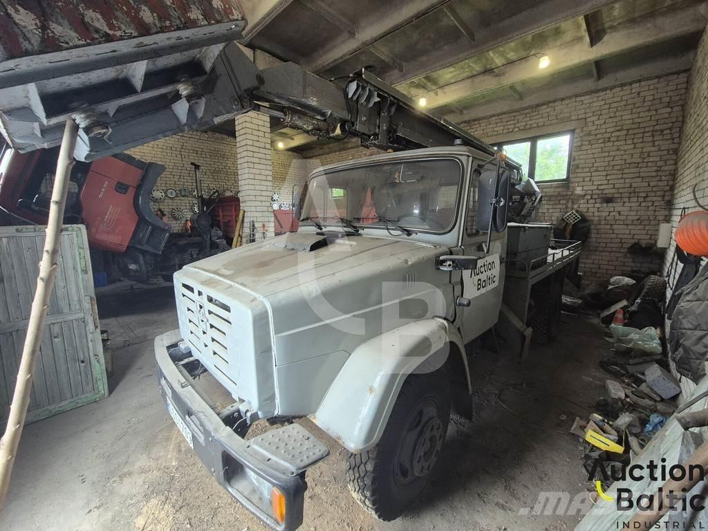 ZIL 433362 Ant vilkikų montuojamos kėlimo platformos