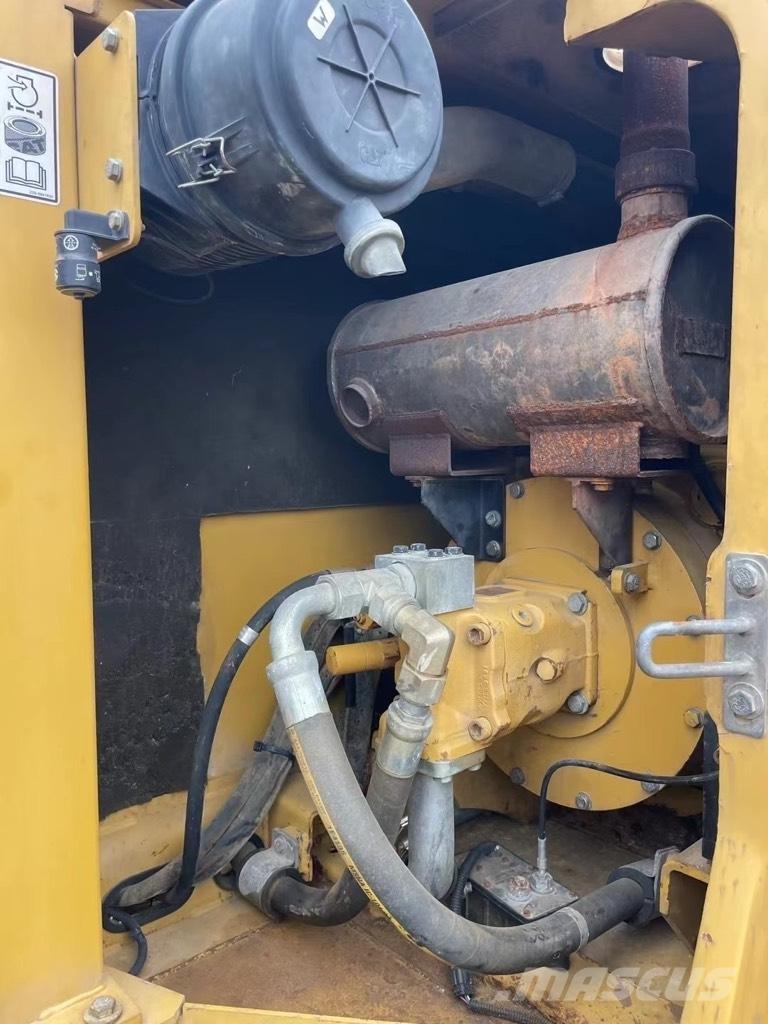 CAT 307 D Vikšriniai ekskavatoriai