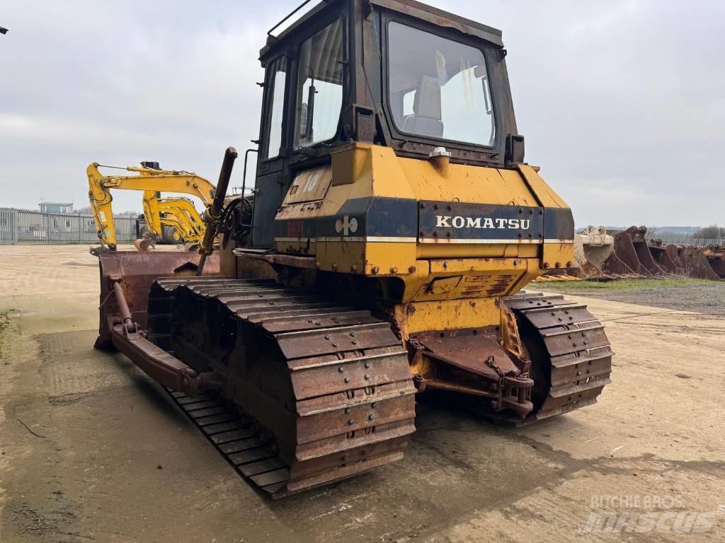 Komatsu D63E-1 Vikšriniai buldozeriai