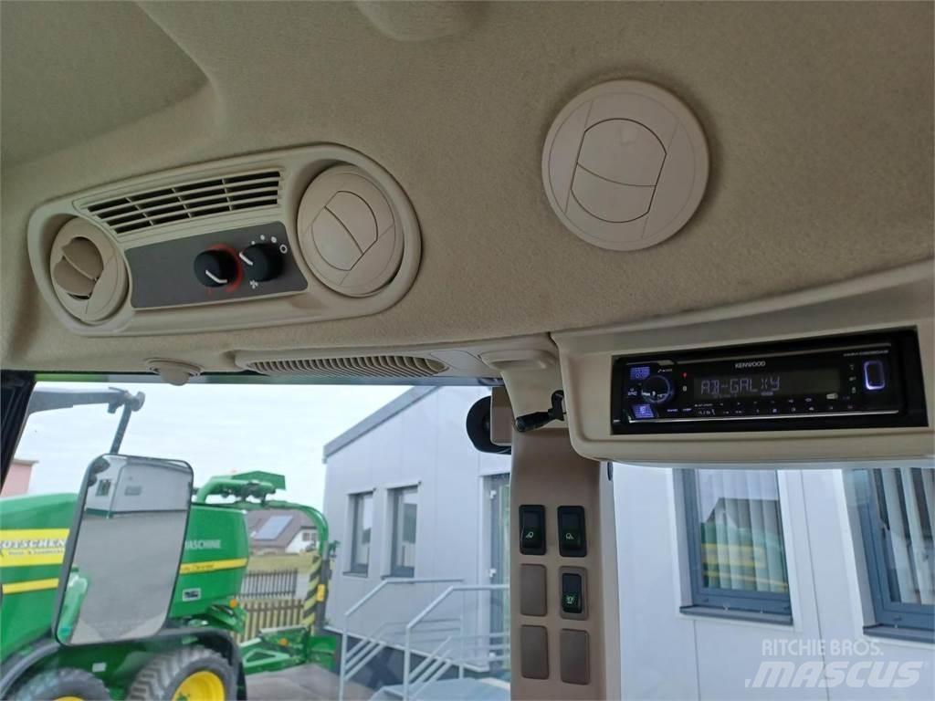 John Deere 5058E Traktoriai