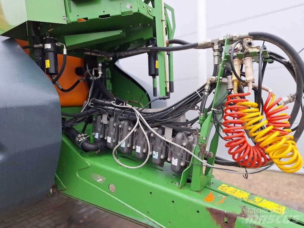 Amazone UX 11200 Prikabinami purkštuvai