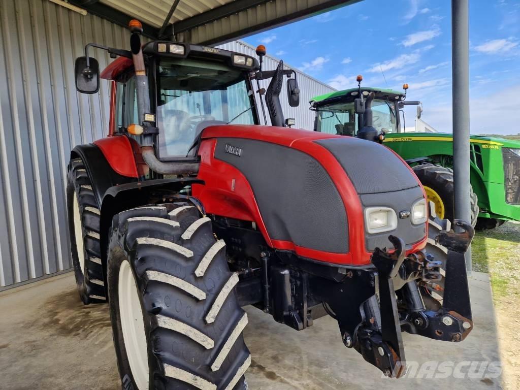 Valtra T 180 Traktoriai