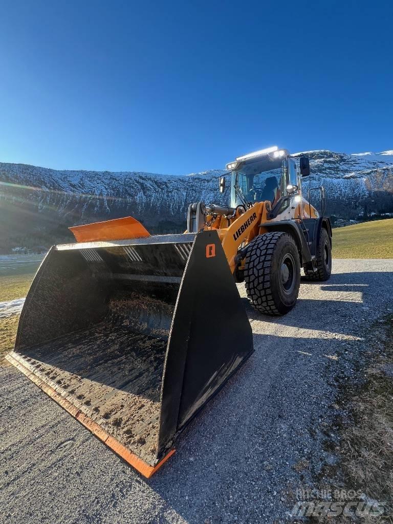 Liebherr L 538 Naudoti ratiniai krautuvai