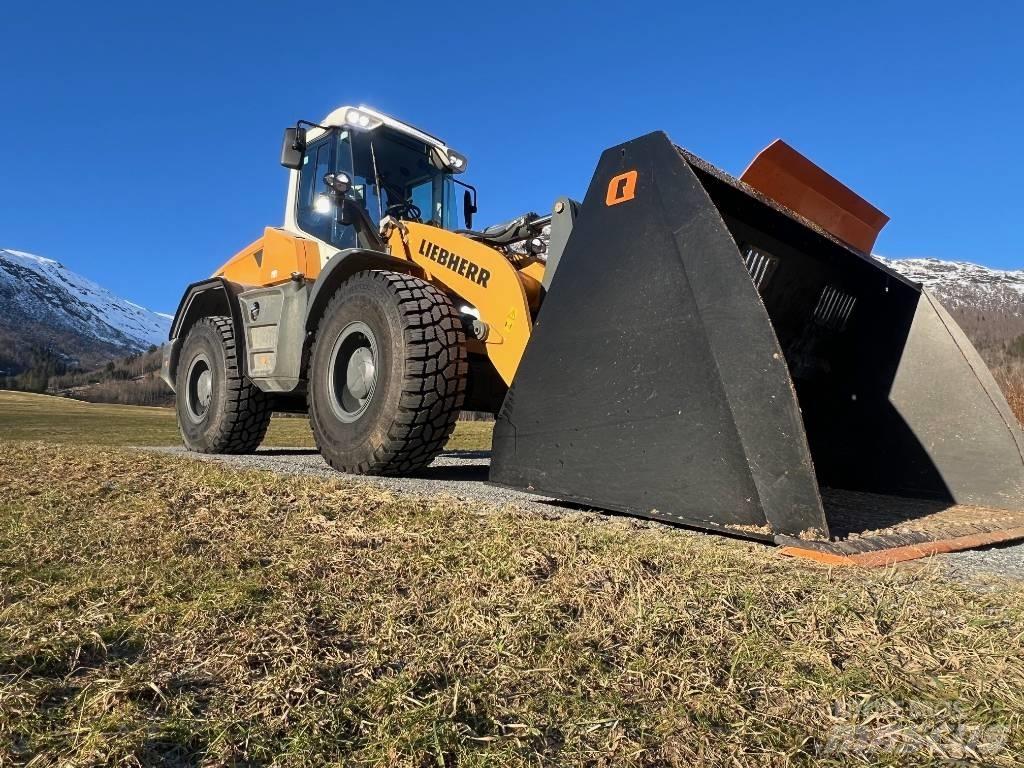 Liebherr L 538 Naudoti ratiniai krautuvai