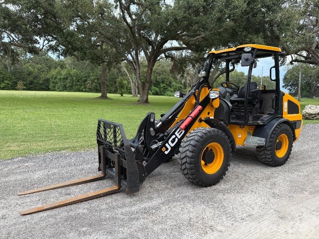 JCB 407 Naudoti ratiniai krautuvai