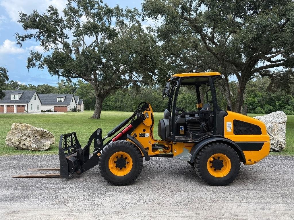 JCB 407 Naudoti ratiniai krautuvai