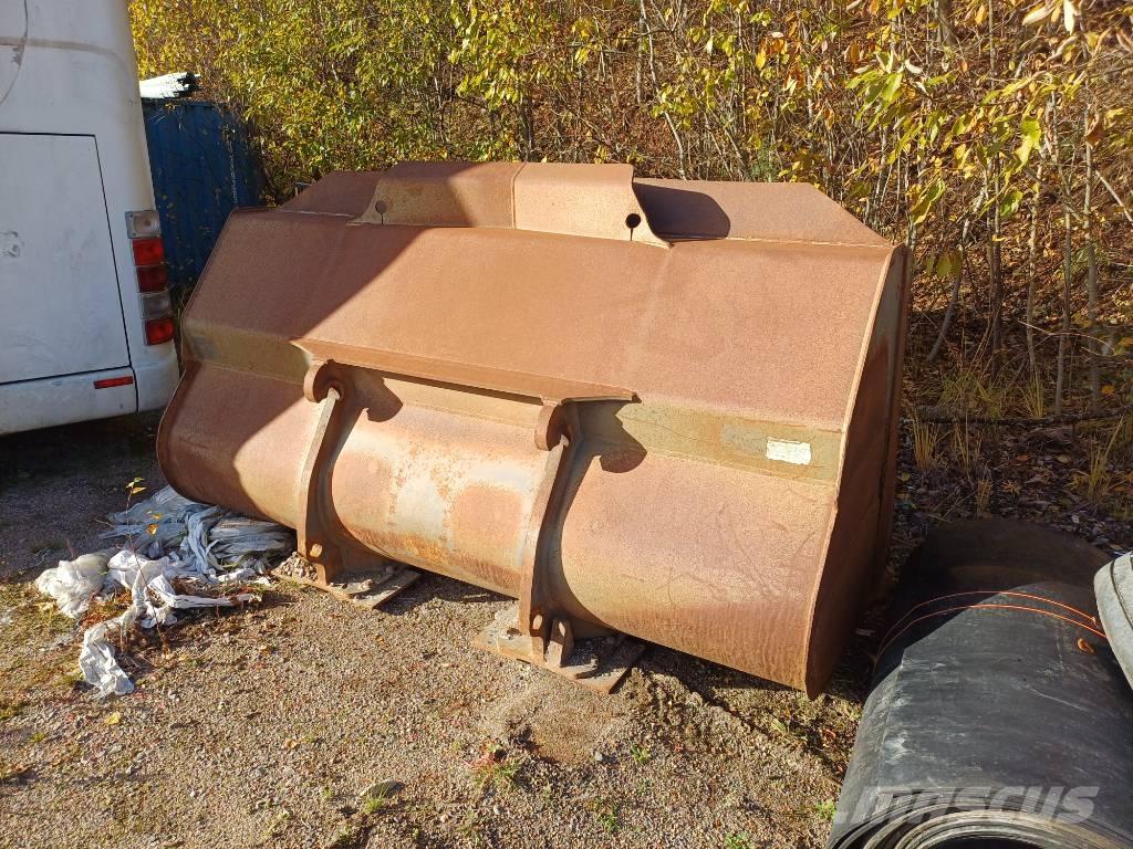 Volvo 120 Kauha Kaušai