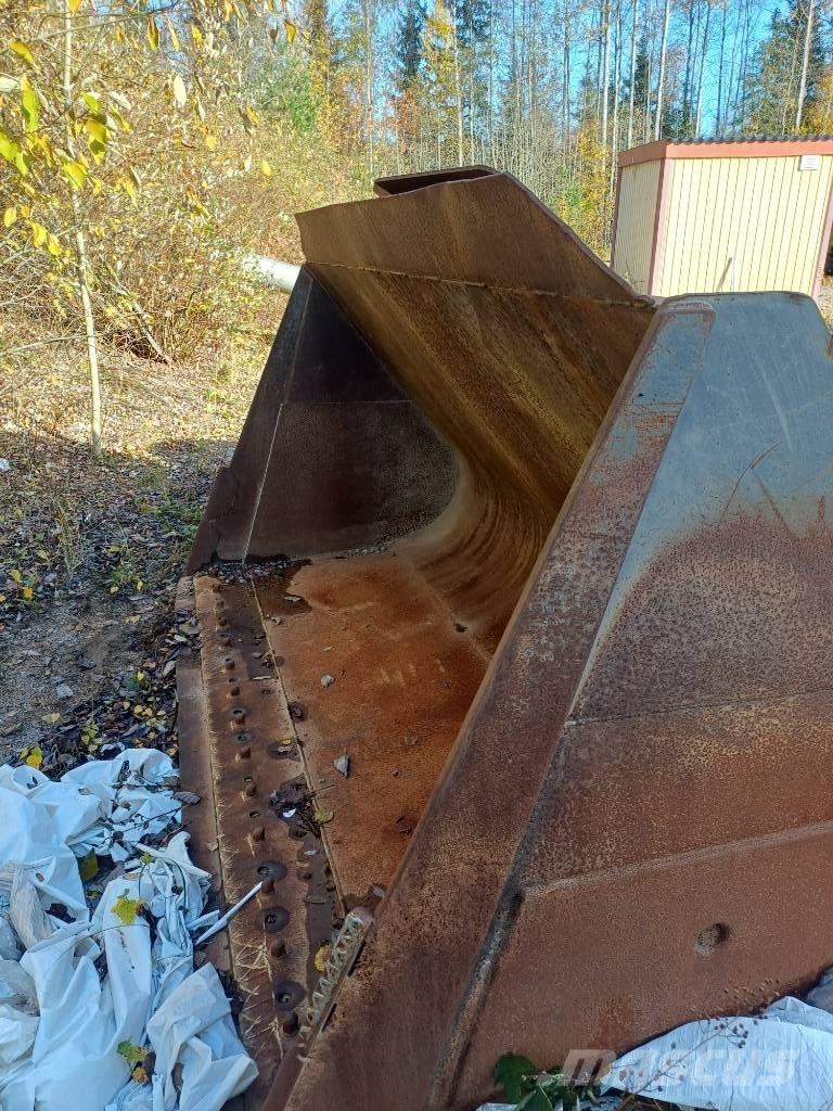 Volvo 120 Kauha Kaušai