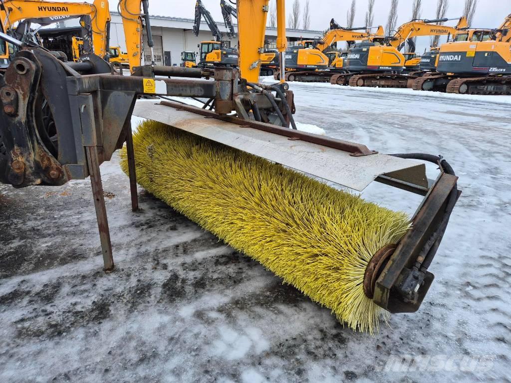 Salo 300 Avoharja Šepečiai