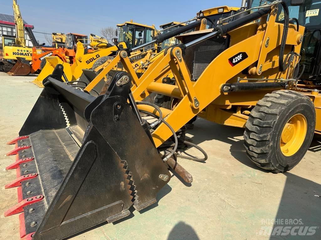 CAT 420 F ST Ekskavatoriniai krautuvai