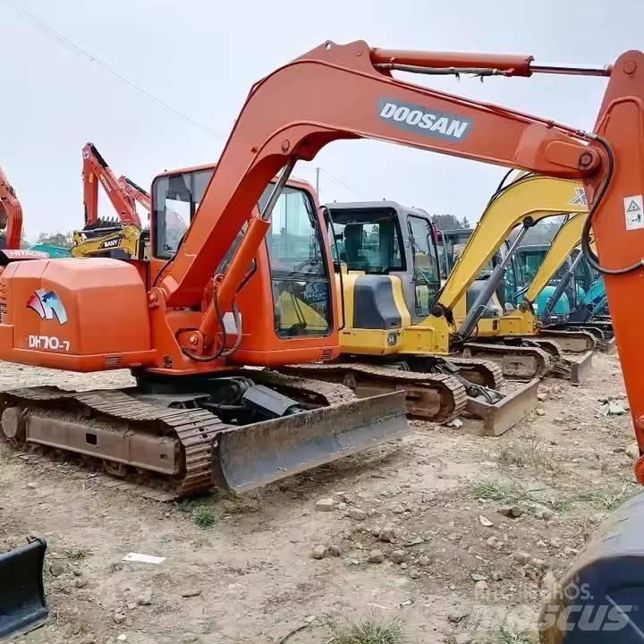 Doosan DH70-7 Vikšriniai ekskavatoriai