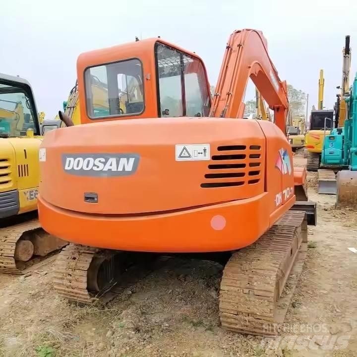 Doosan DH70-7 Vikšriniai ekskavatoriai