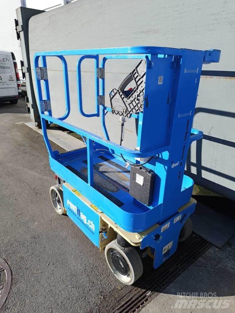 JLG 1230 ES Vertikalūs stiebiniai keltuvai