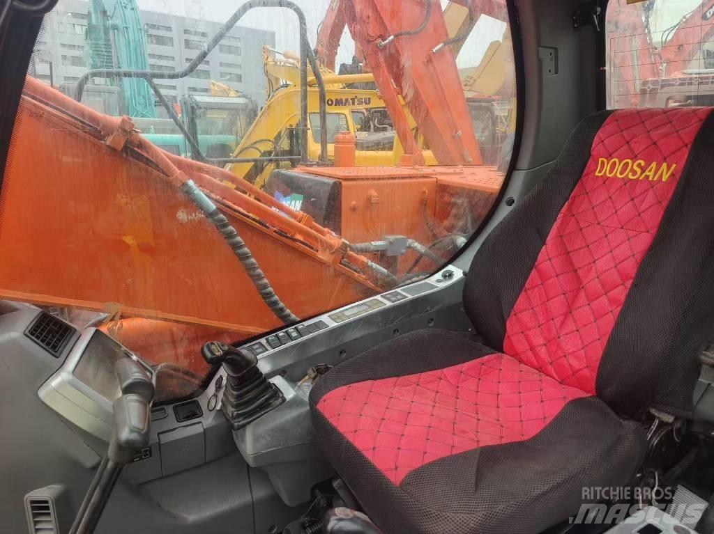 Doosan DX 140 Vikšriniai ekskavatoriai