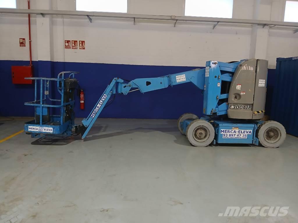 JLG E 300 AJP Alkūniniai keltuvai