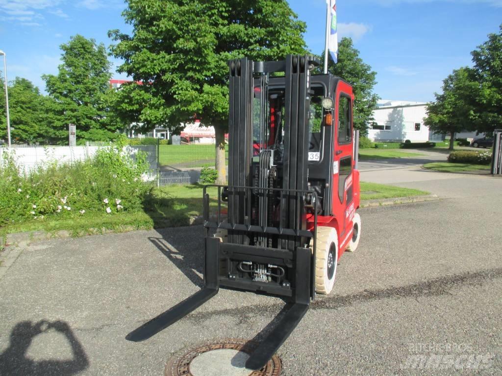 EP EFL 252 Elektriniai šakiniai krautuvai