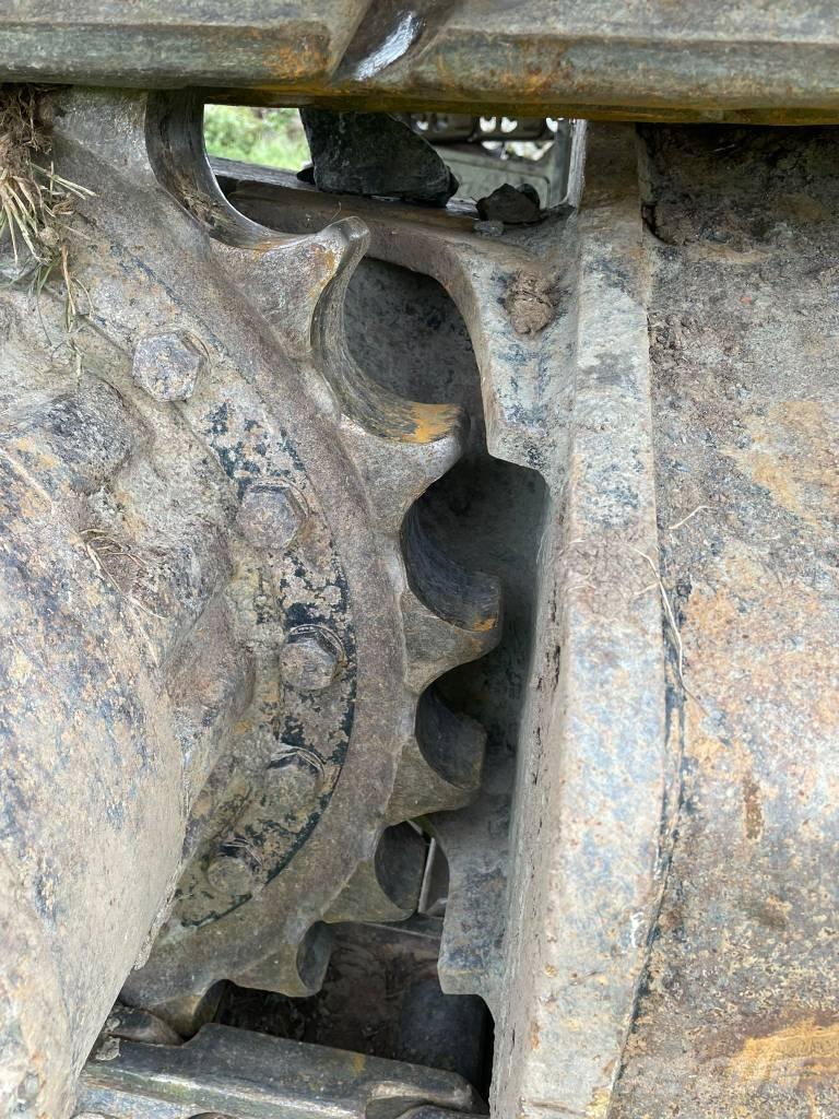 CAT 330 FL Vikšriniai ekskavatoriai
