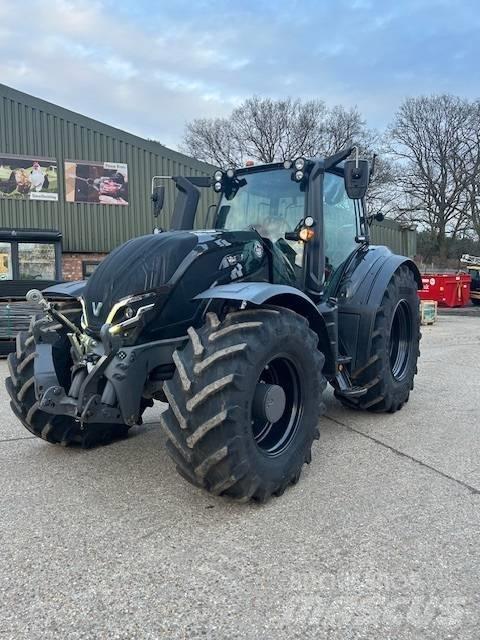 Valtra T 235 D Traktoriai