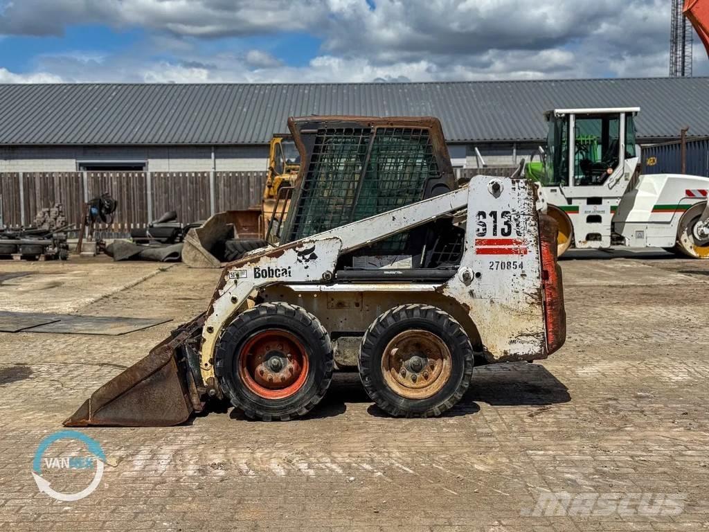 Bobcat S130 Krautuvai su šoniniu pasukimu