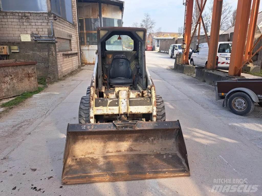 Bobcat S130 Krautuvai su šoniniu pasukimu