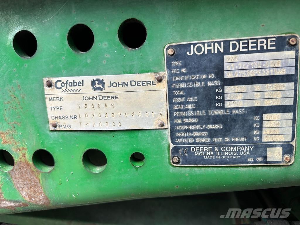 John Deere 7530 Traktoriai