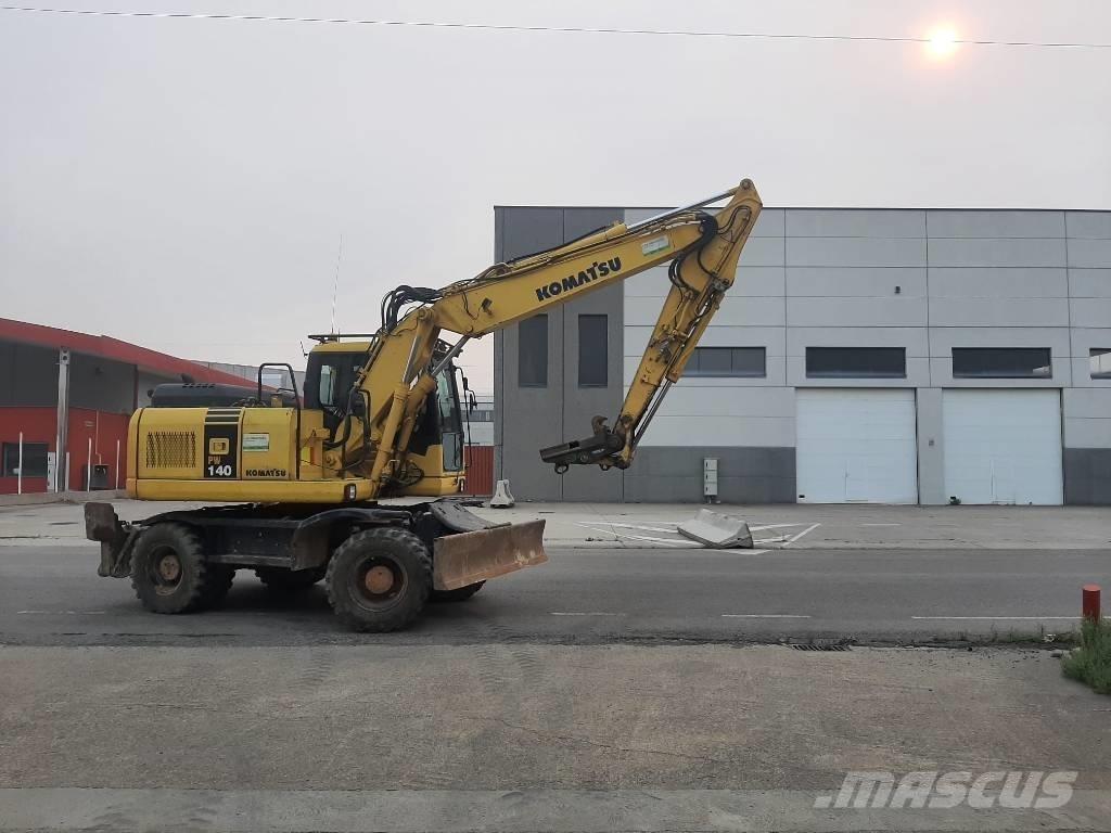 Komatsu PW 140-7 Ratiniai ekskavatoriai