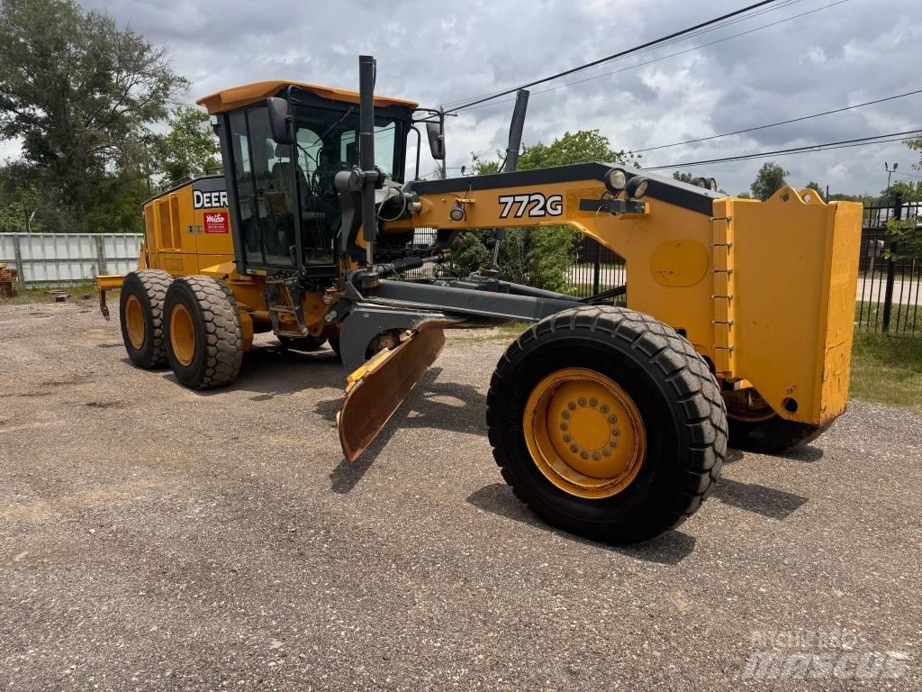 DEERE 772G Greideriai