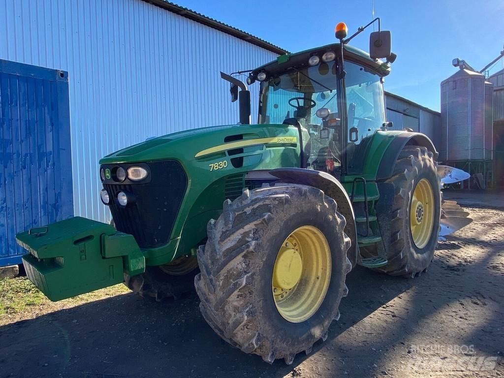 John Deere 7830 Traktoriai