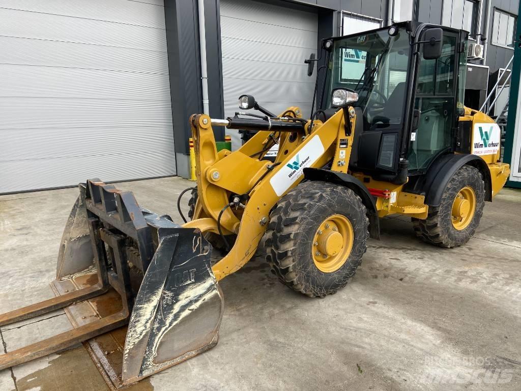 CAT 906 Naudoti ratiniai krautuvai