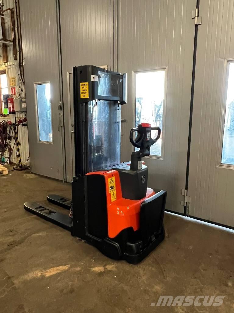 BT truck SWE 120 L Rankiniai vėžimėliai