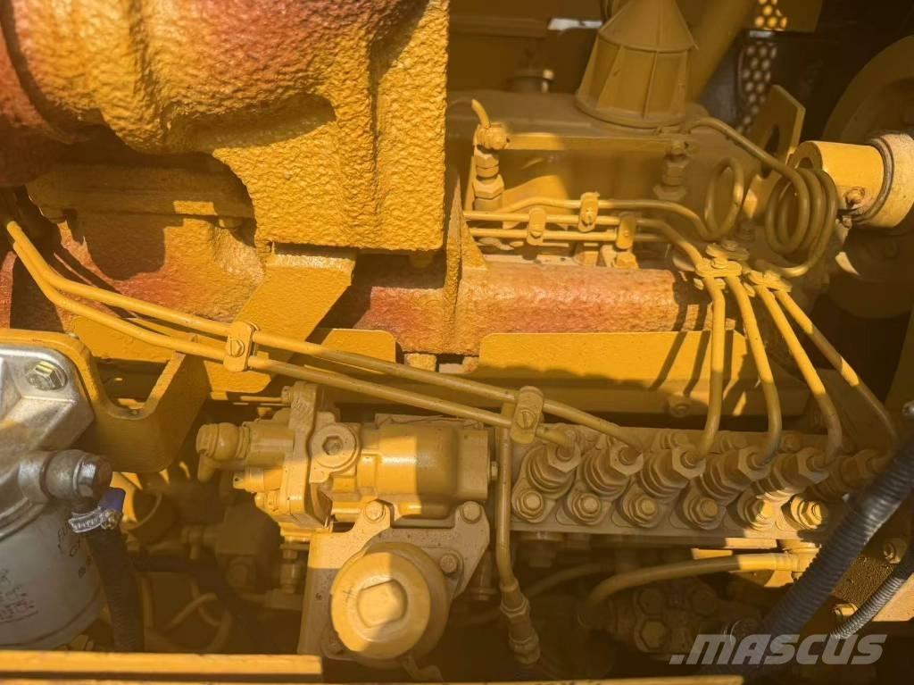 CAT D 6 G Vikšriniai buldozeriai