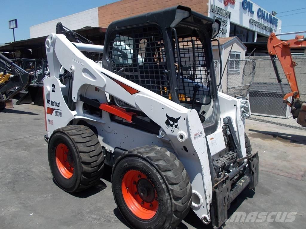 Bobcat S770 Krautuvai su šoniniu pasukimu