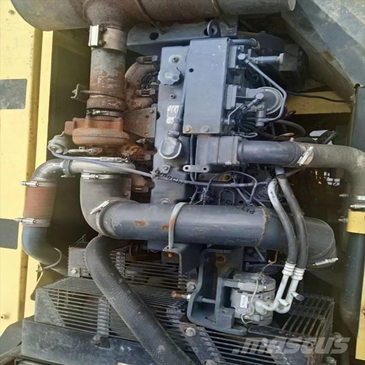 Komatsu 300 Vikšriniai ekskavatoriai