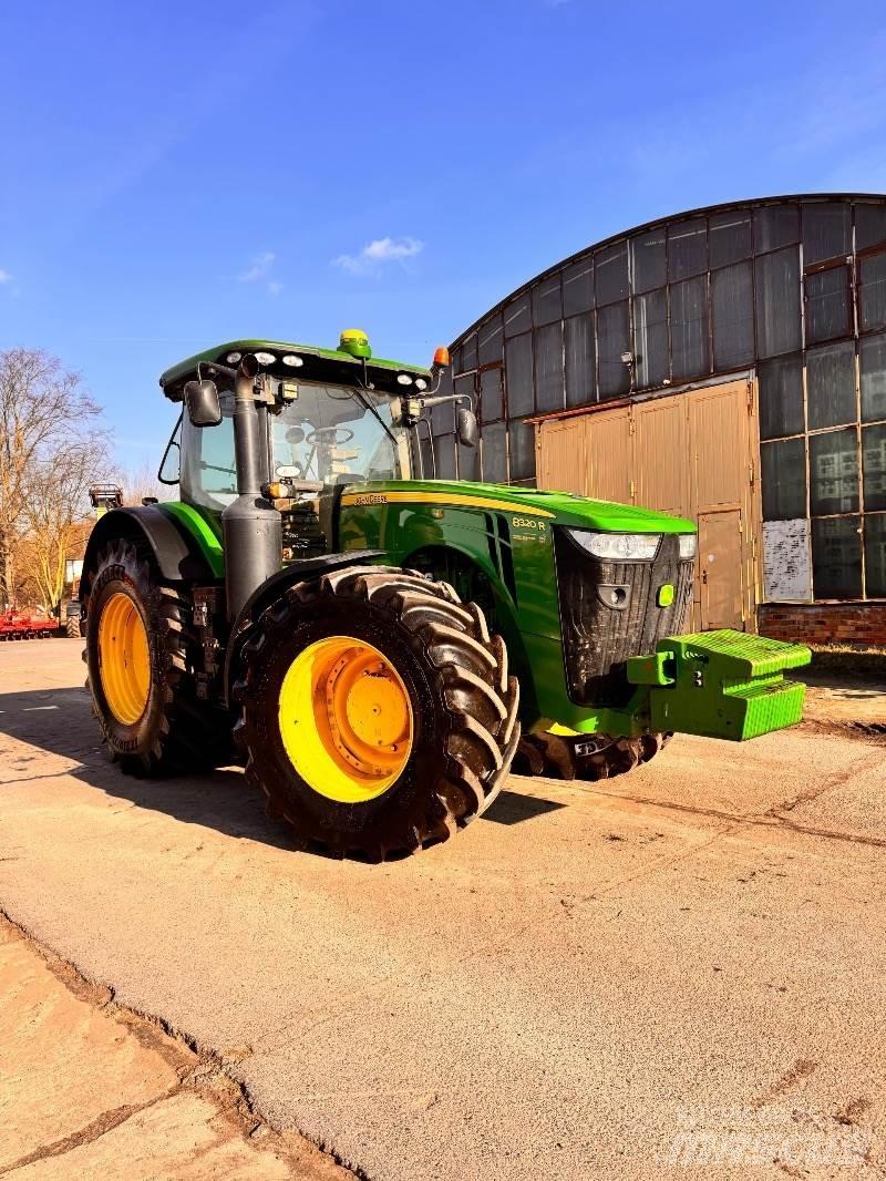 John Deere 8320 R Traktoriai