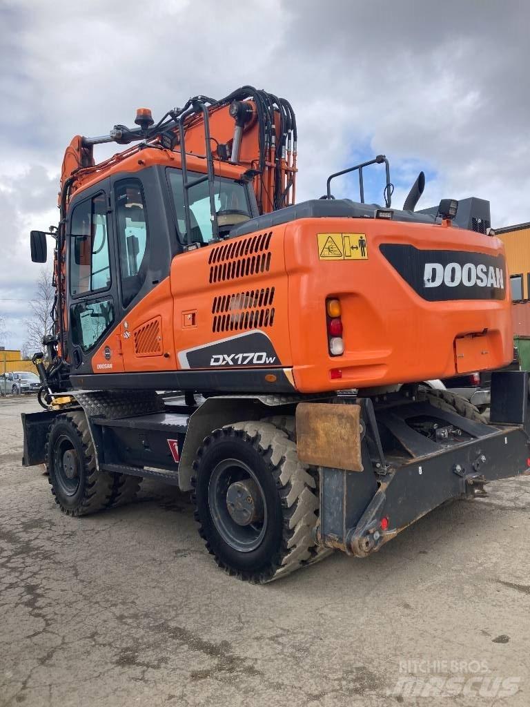 Doosan DX 170 W Ratiniai ekskavatoriai