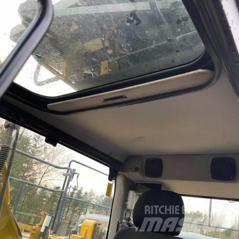 Komatsu PC210 LCI - 10 Traktoriai