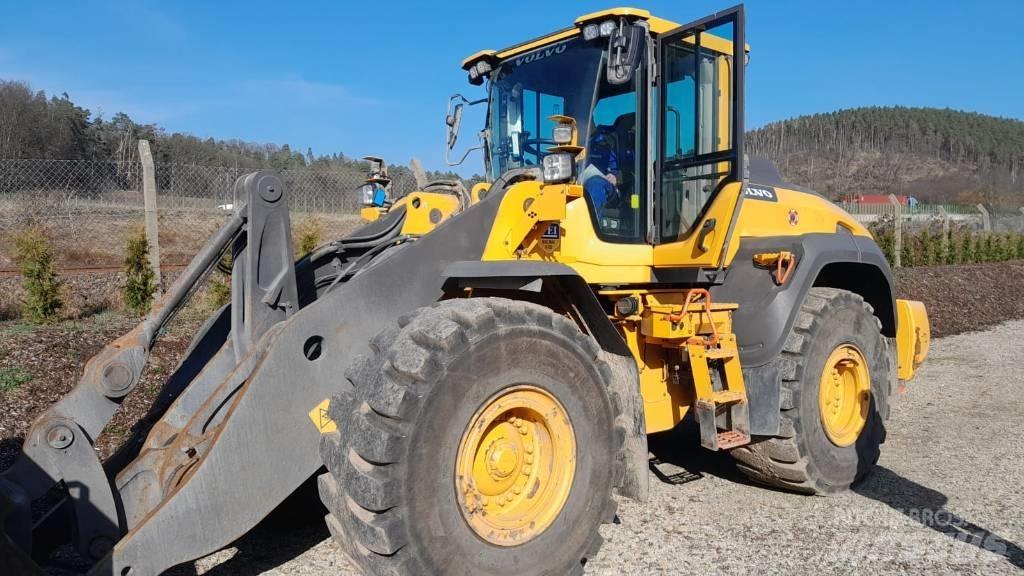 Volvo L 120 H Naudoti ratiniai krautuvai