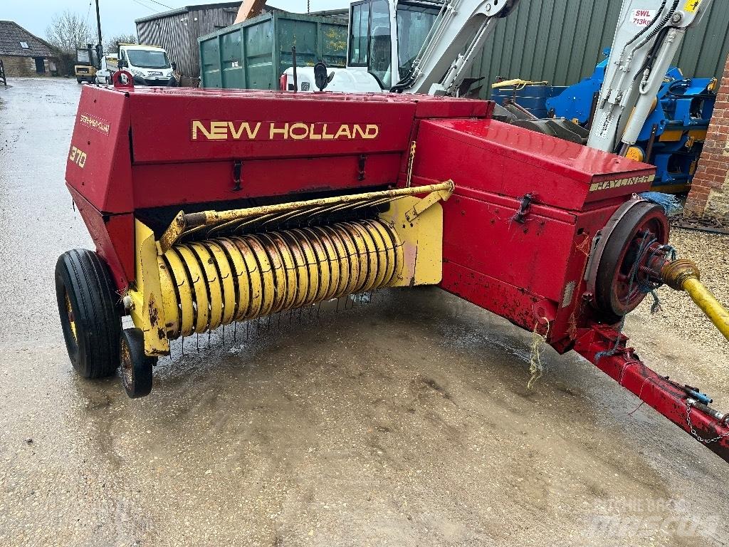 New Holland 370 Stačiakampių ryšulių presai