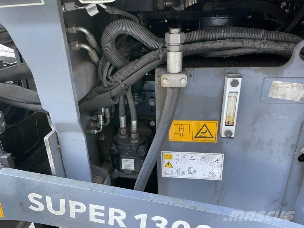 Vögele SUPER 1300-3I Asfalto klotuvai