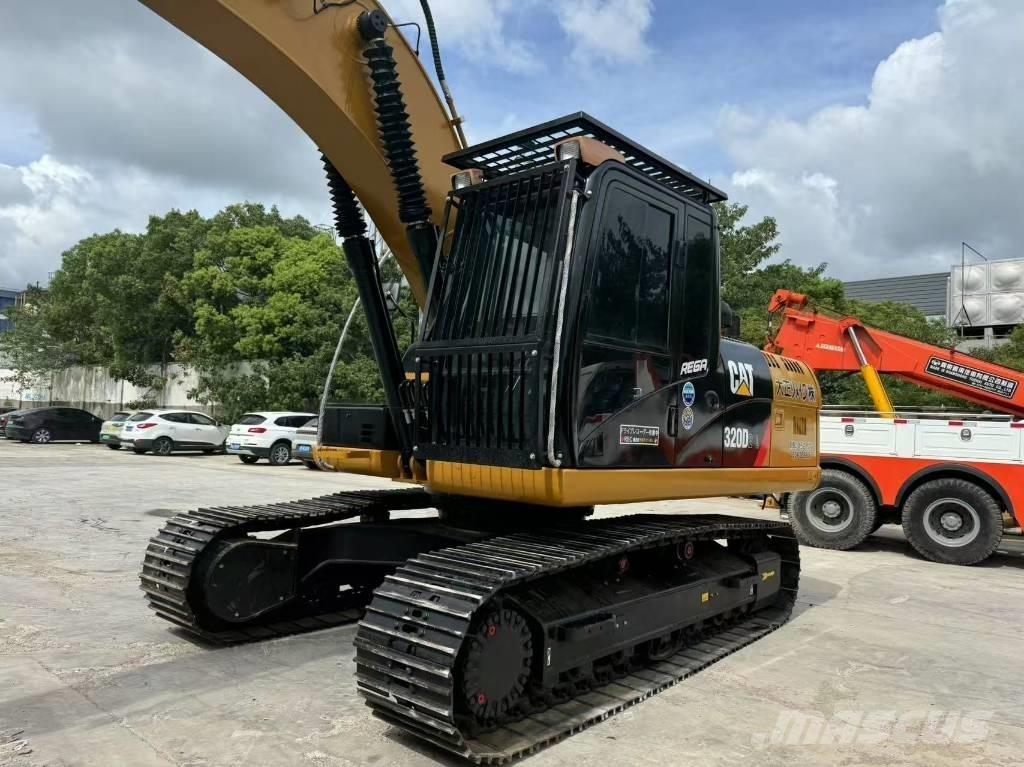 CAT 320 D2 Vikšriniai ekskavatoriai