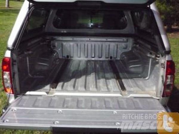 Nissan NAVARA ST-X Krovininiai furgonai