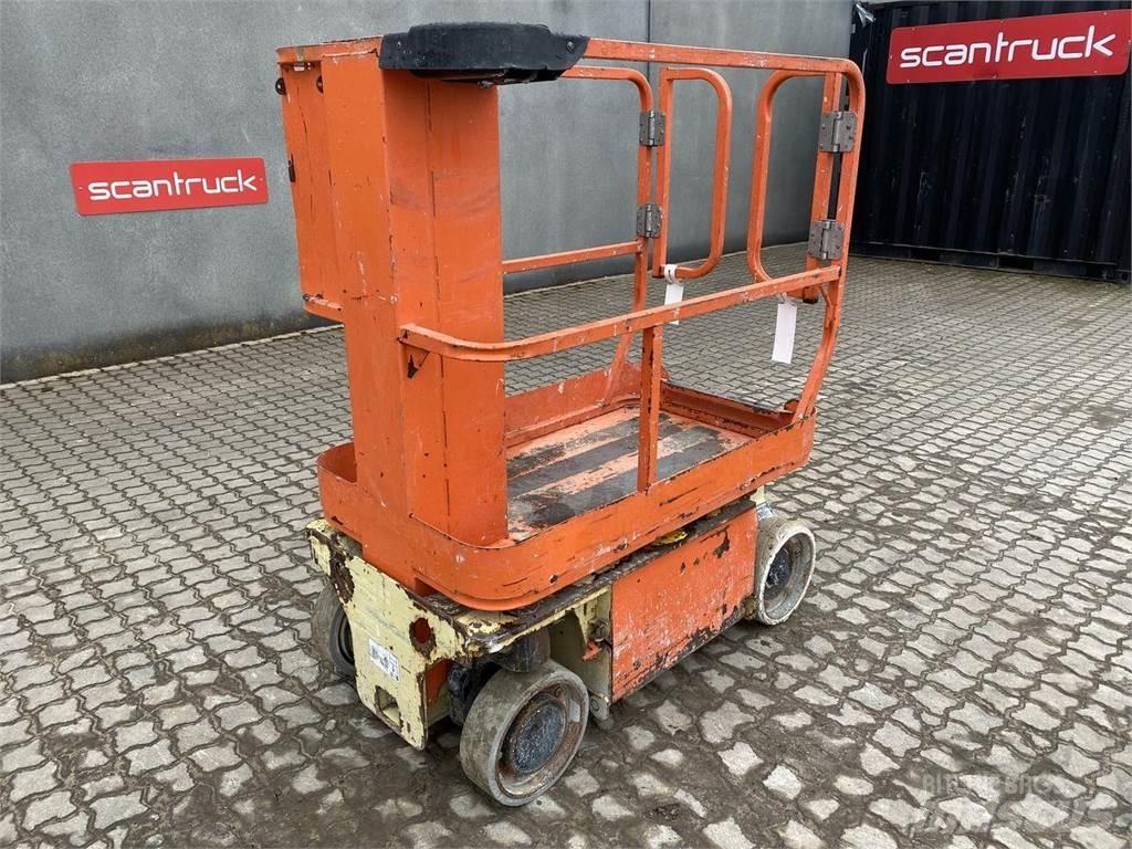 JLG 1230ES Vertikalūs stiebiniai keltuvai