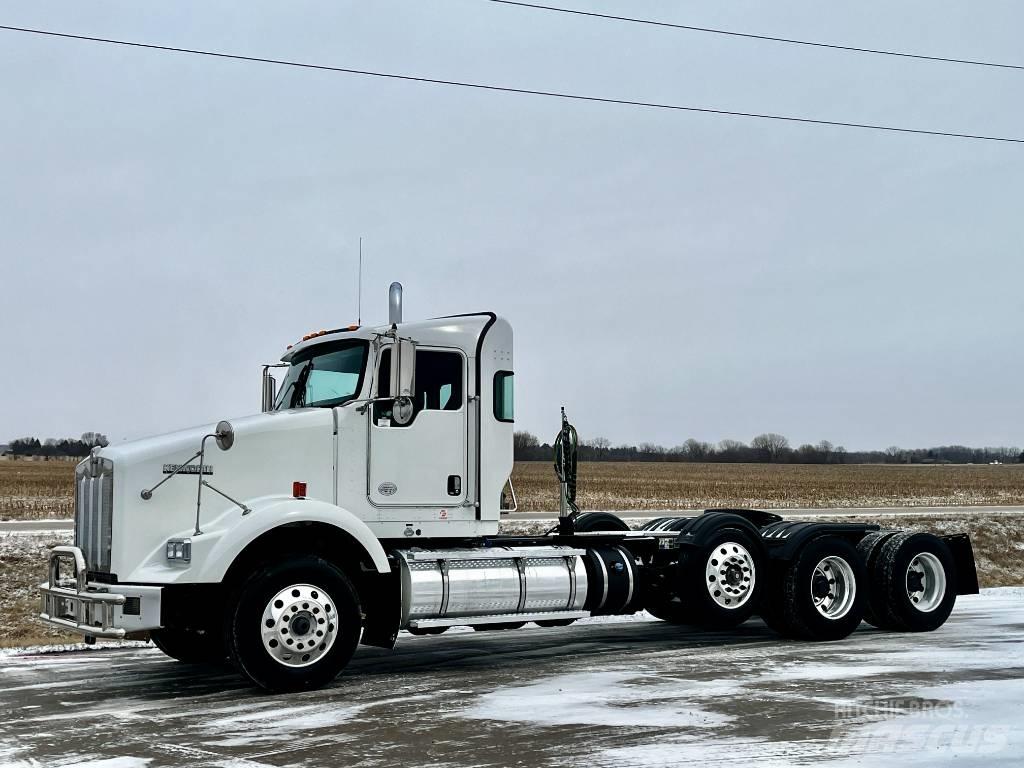Kenworth T 800 Naudoti vilkikai